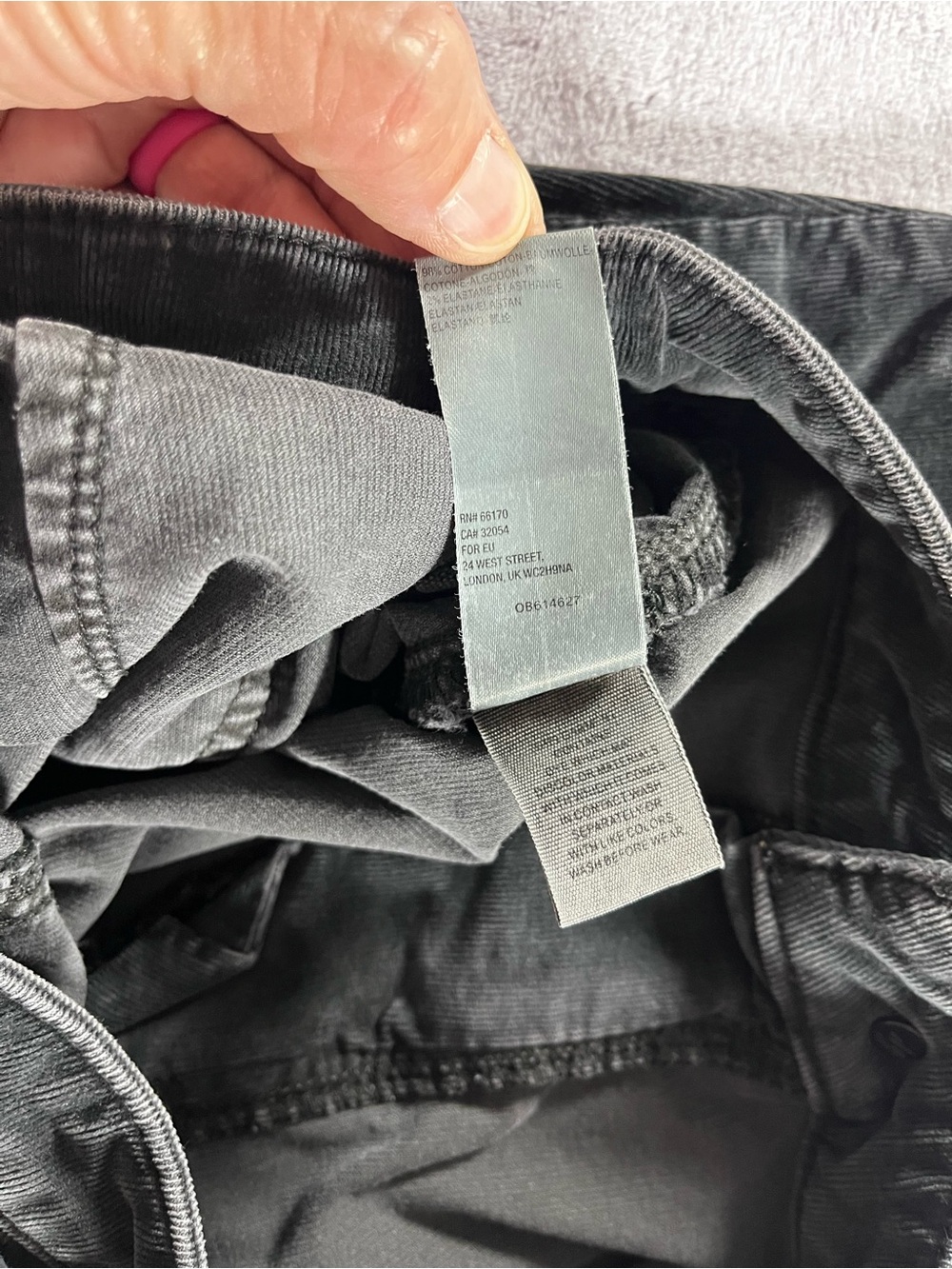 We The Free Women’s Raw Hem Corduroy Bell Bottoms Size 25 Light Black/Dark Gray - Picture 12 of 16